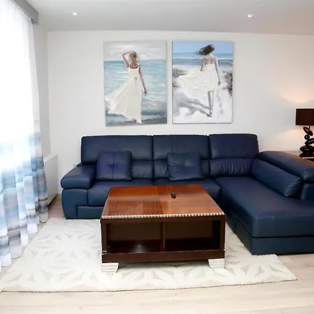 De Lujo En Edificio Zafiro, Apartment